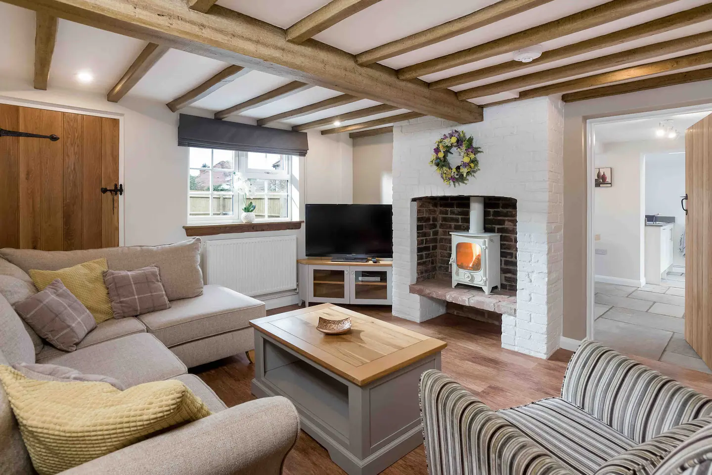 https://holidaycottagestratforduponavon.co.uk/wp-content/uploads/2024/12/3ac2cff0-36f7-4069-b36b-67d42e9449e2.webp