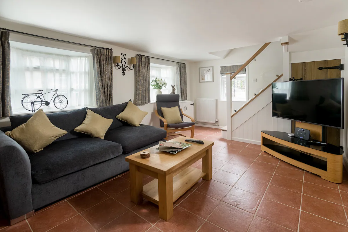https://holidaycottagestratforduponavon.co.uk/wp-content/uploads/2024/12/50372e75-fd17-49b5-b6d4-1289d236f0a9-1.webp