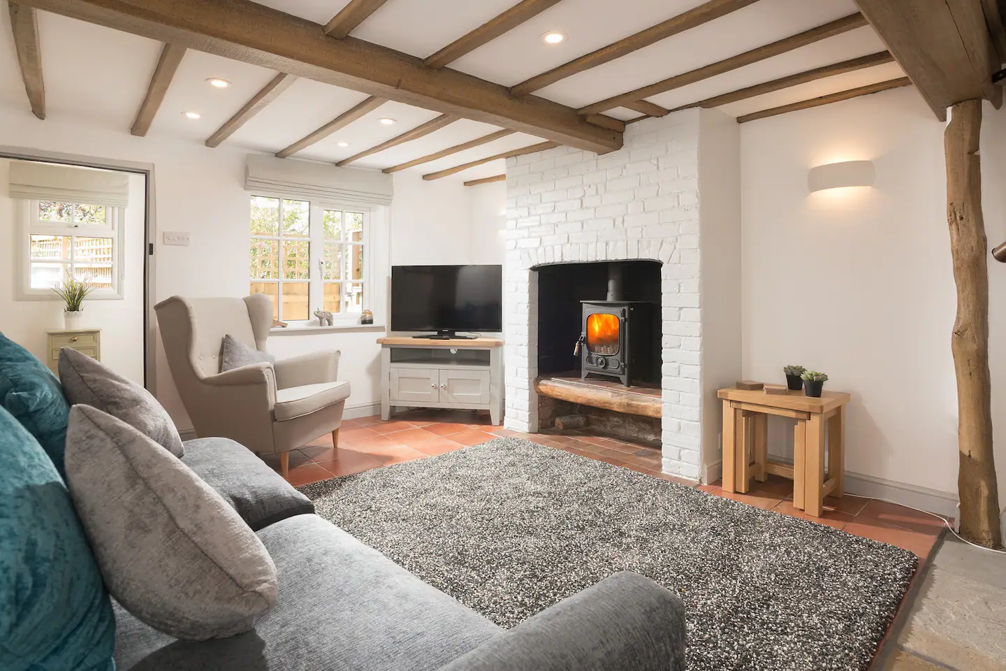 https://holidaycottagestratforduponavon.co.uk/wp-content/uploads/2024/12/aa20d153-b827-43e7-bde5-6e6c75c1b646-1.webp